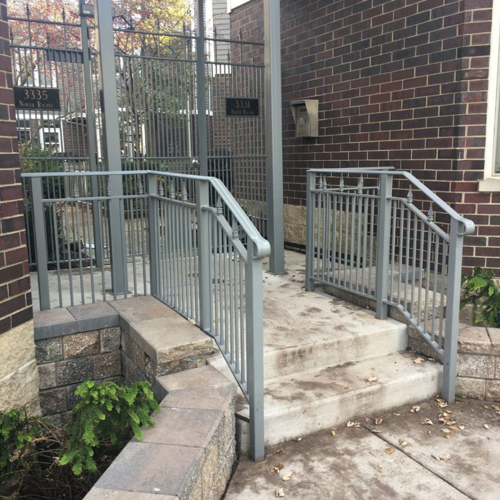 your-guide-to-seamless-commercial-gray-railing-installation-in-northbrook