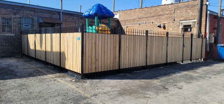 Wood fence company at Chicago