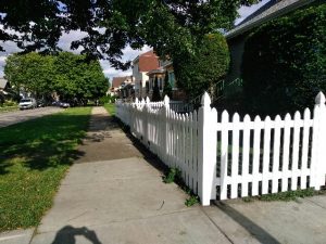 Wood fence contractors Chicago il