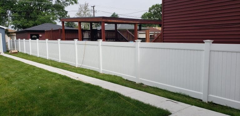 Why Vinyl is The Best Weatherproof Fence