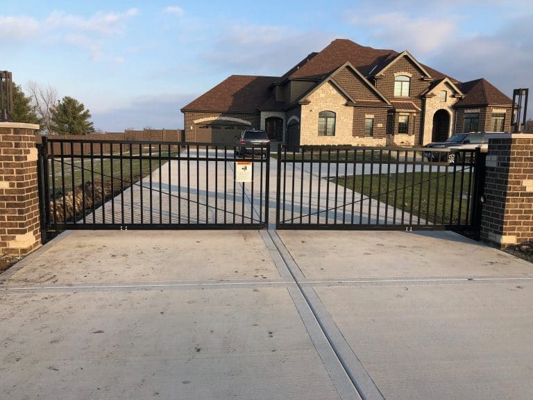 Reasons Why Fences Are A Must For Commercial Properties