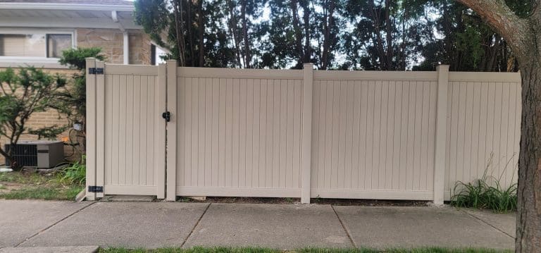 Wood and Vinyl Picket Fencing
