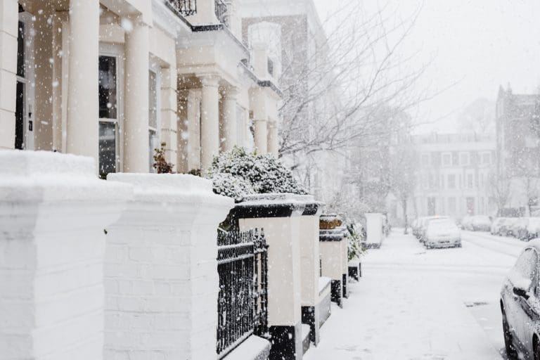 All You Need To Know About Iron Fences And Winter