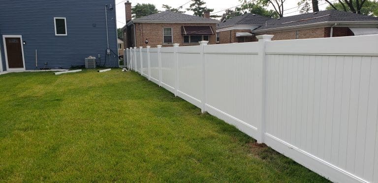 Best Vinyl Fence Colors for the Fall