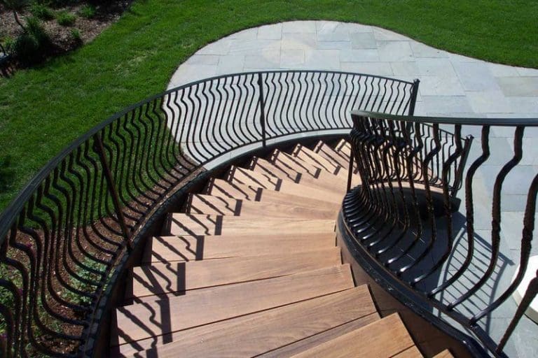 Extra Features You Should Install On Your Fence