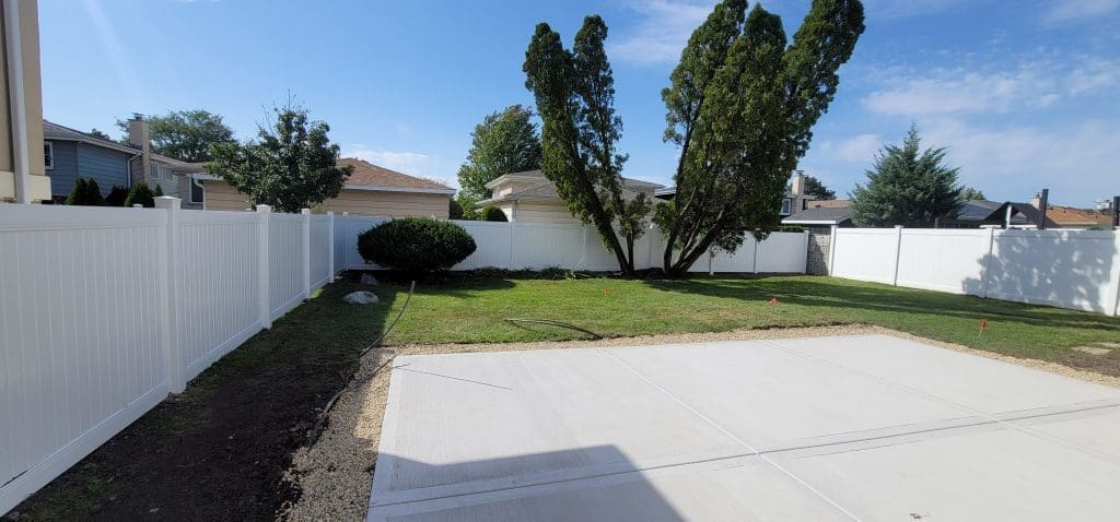 Friendly Ways To Clean a Vinyl Fence