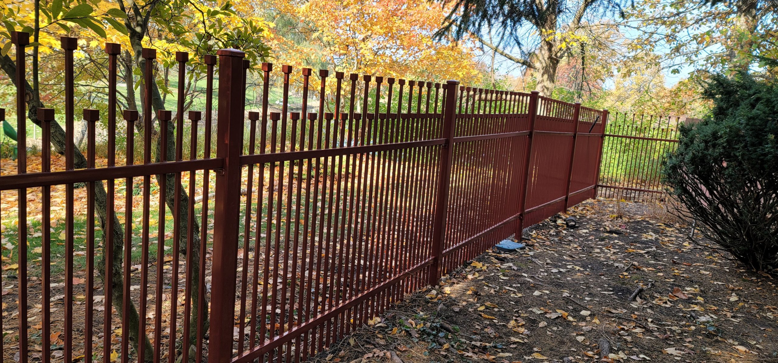 our-favorite-iron-fence-designs-2
