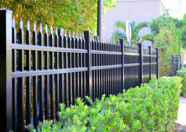 Fence Materials That Suffer During Winter