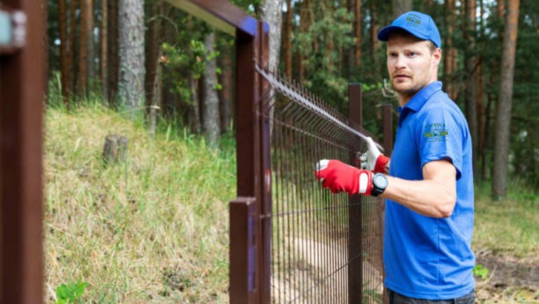 How-to-Calculate-the-Cost-of-a-Commercial-Fence-Building-Permit-fencing installation