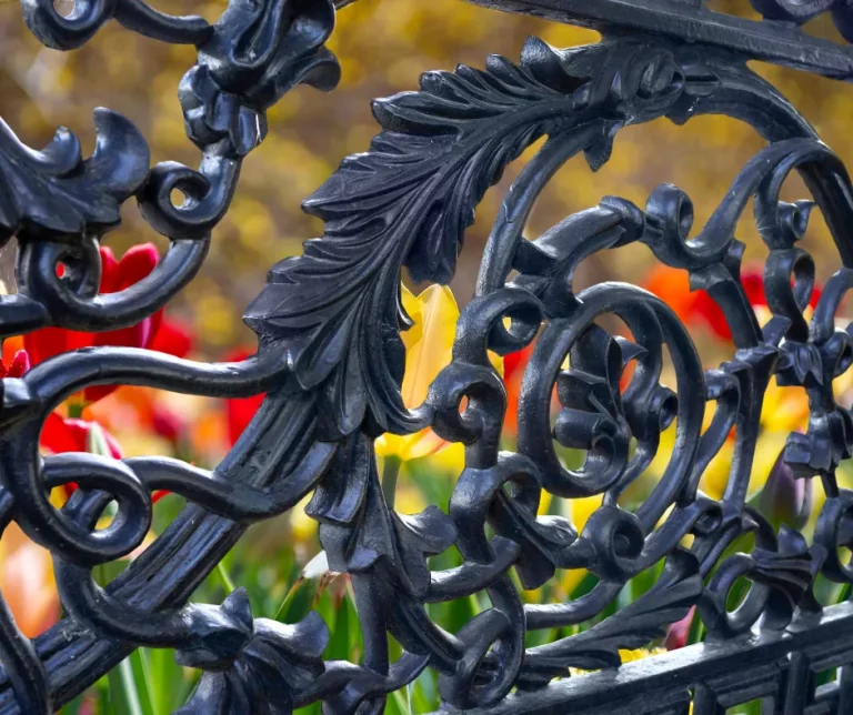 32-exquisite-wrought-iron-fence-designs-for-an-unforgettable-curb-appeal