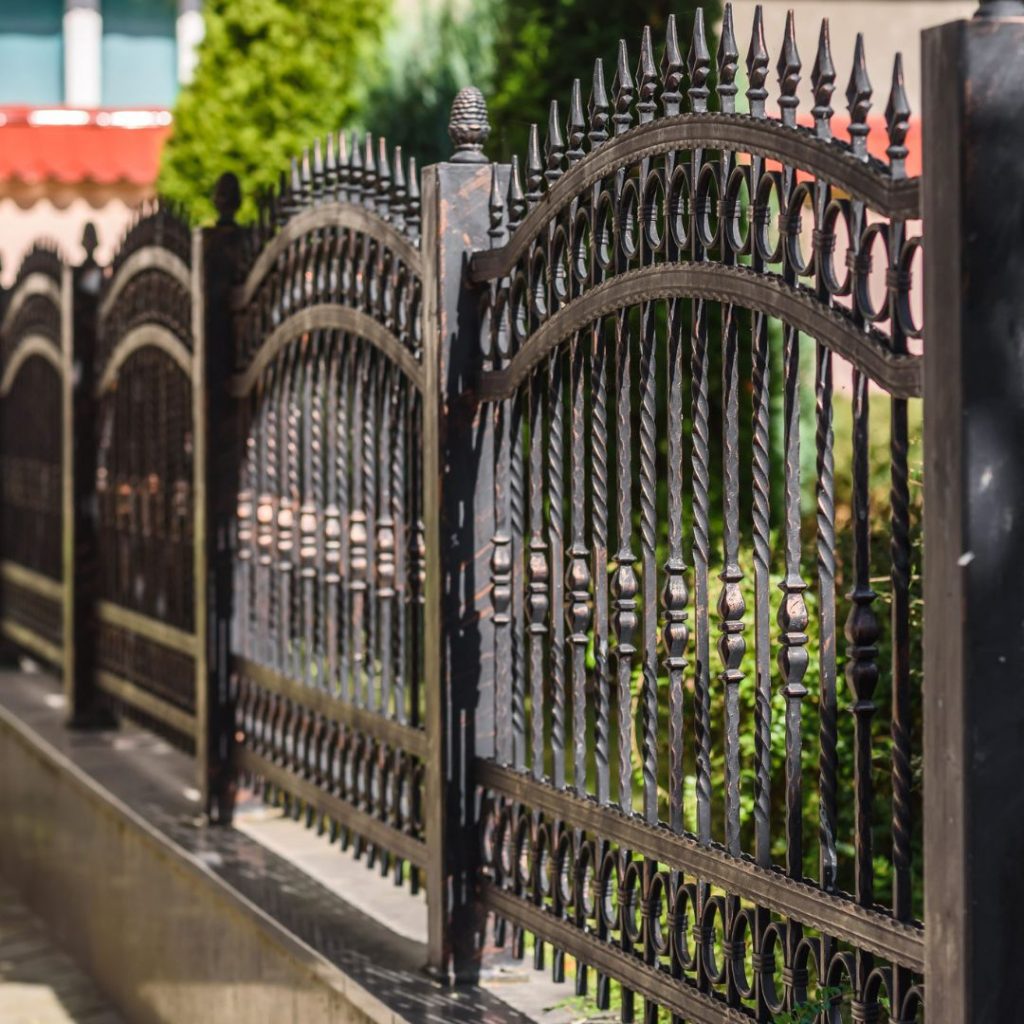 Are Industrial Iron Fences Resistant To Rust And Corrosion - Iron fence