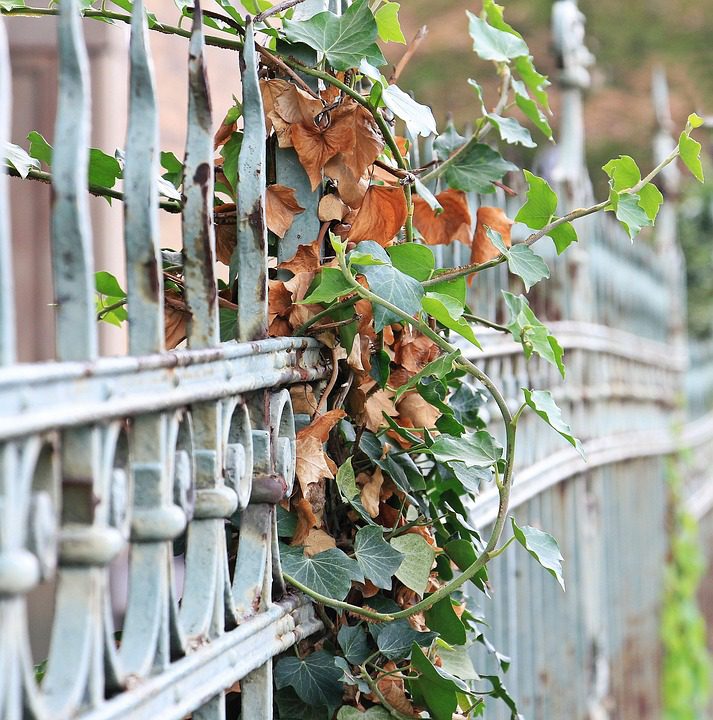 exploring-the-benefits-and-uses-of-metal-industrial-fences-2