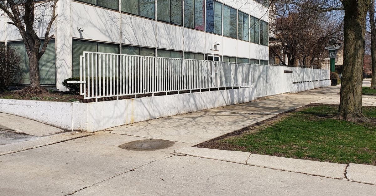 Steel fence installation in Chicago, Illinois