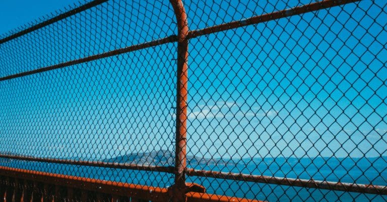 benefits of chain wire fencing