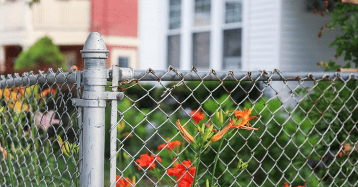 Benefits of Installing a Metal Fence