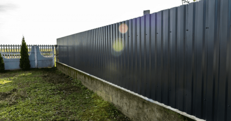 essentials-of-commercial-property-fence-construction-2