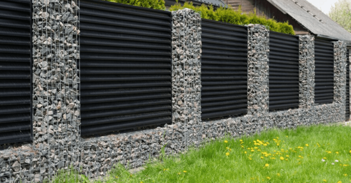 Synthetic Fencing Compared to Traditional Materials