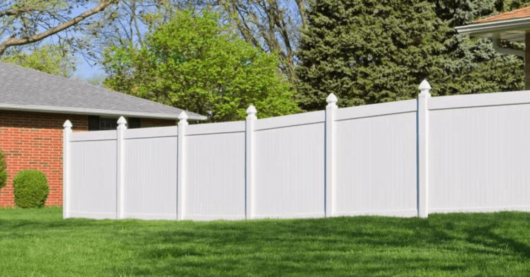 essential-vinyl-fence-maintenance-tips-for-homeowners-2