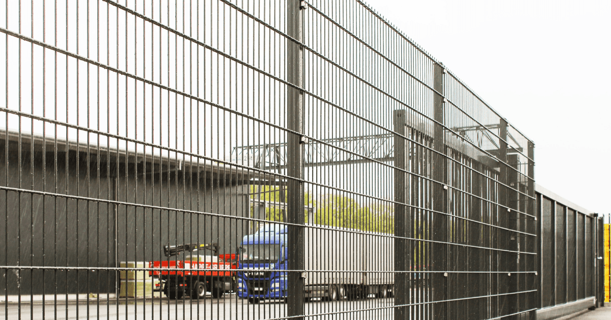 essential-security-features-of-industrial-fencing-systems-2
