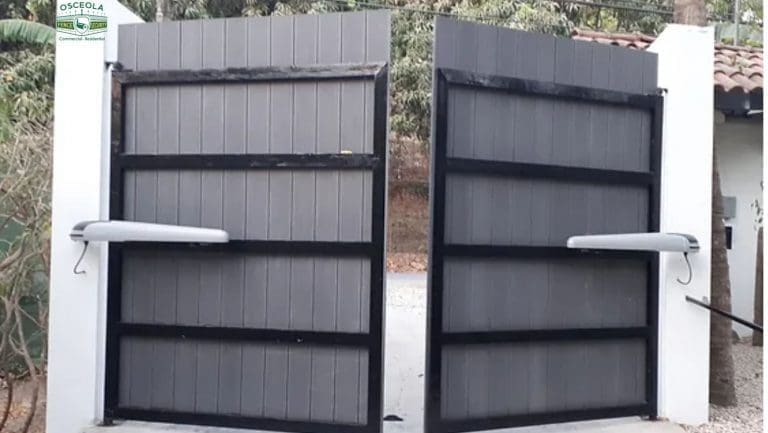 Automatic swing driveway gate in Chicago