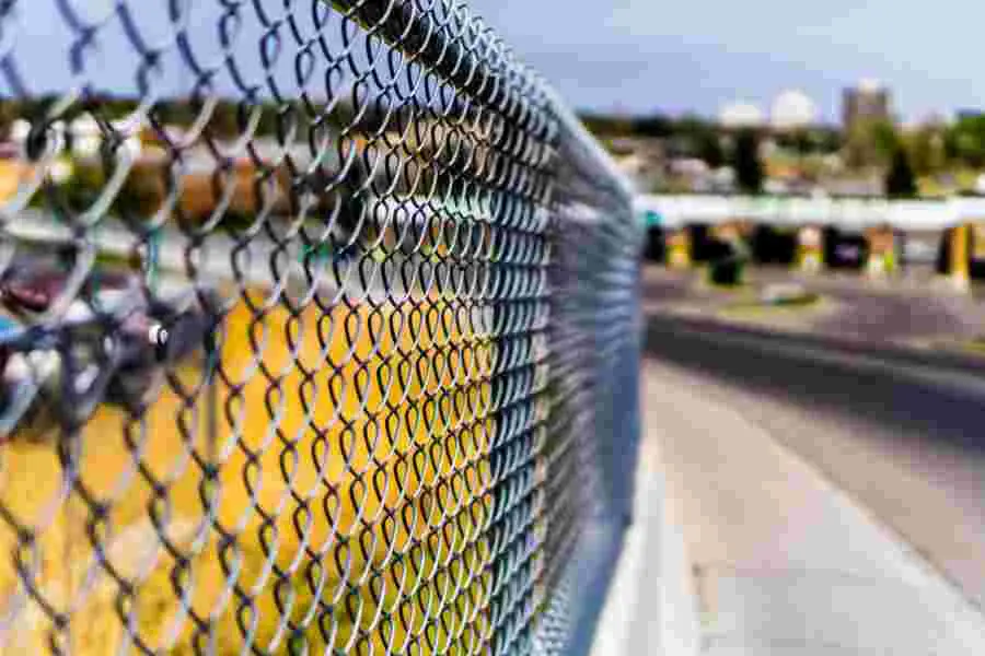 commercial-fence-company-round-lake-il-osceola-fence webp