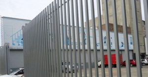 commercial-parkway-aluminum-fence-installation-chicago jpg
