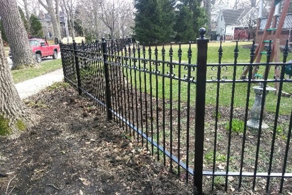 Fence Maintenance Tips For Summer in Chicago